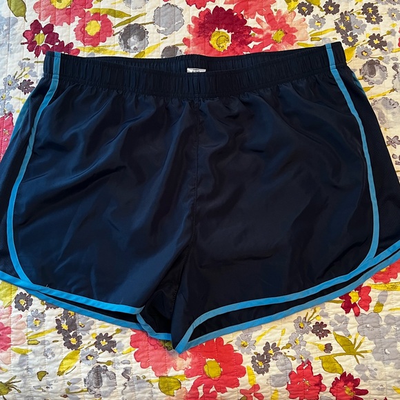 Women’s Lined running short - Picture 1 of 4
